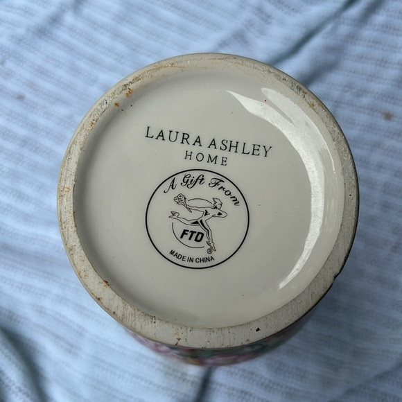 Vintage Laura Ashley Home FTD ceramic vase - Picture 3 of 7